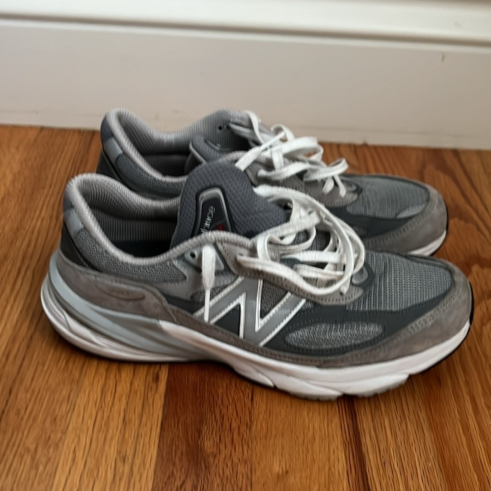 New Balance 990 v6